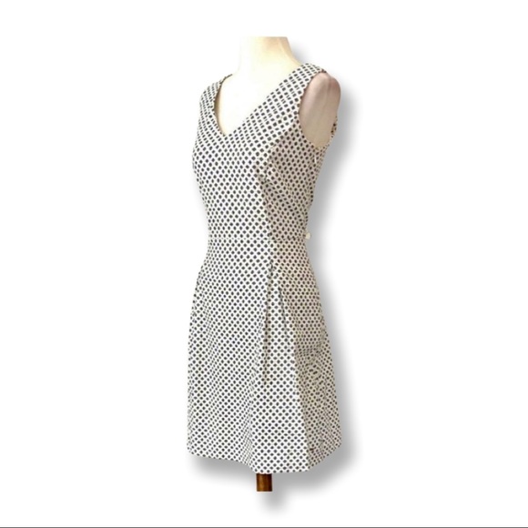 Tommy Hilfiger Dresses & Skirts - Tommy Hilfiger Sleeveless V-Neck Cotton Geometric Pattern Fit-Flare Dress Size 4